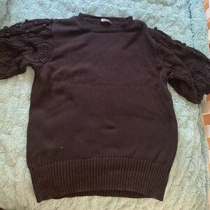 Women’s black knit tshirt